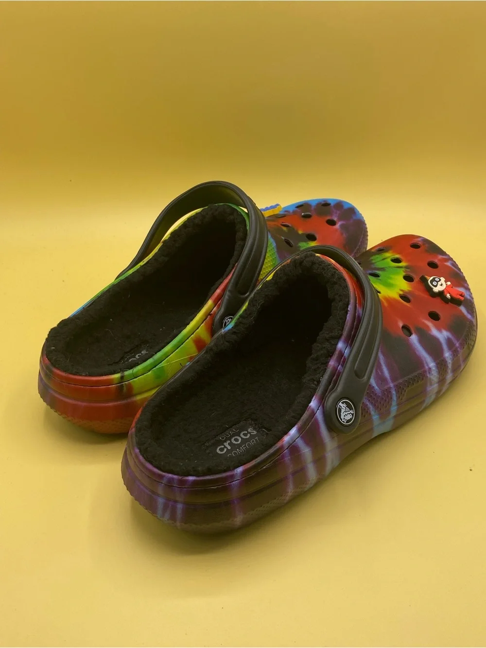 CROCS Men's Tie-Dye Fuzzy Lined Clogs - Rainbow